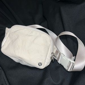 LULU LEMON beige belt bag crossbody